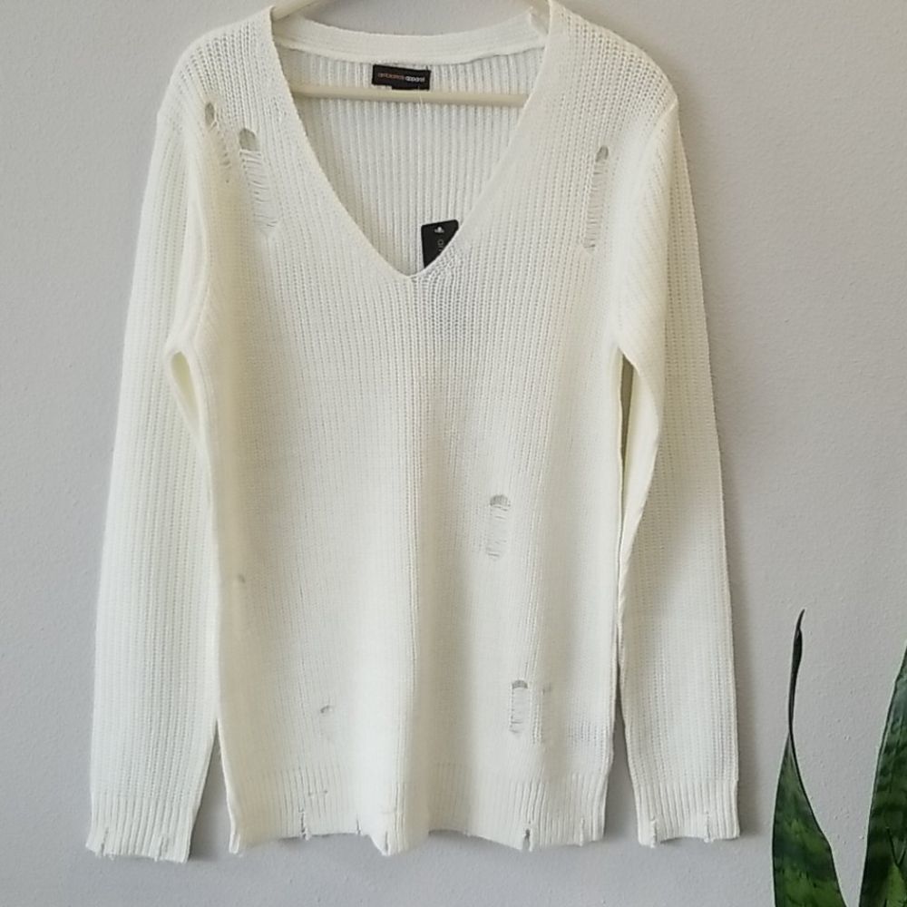 Distressed Sweater - Picture 3 of 6